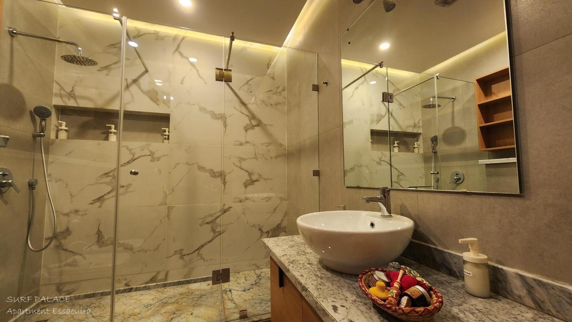 Surf Palace Beachfront Apartment Ес-Сувейра Екстер'єр фото